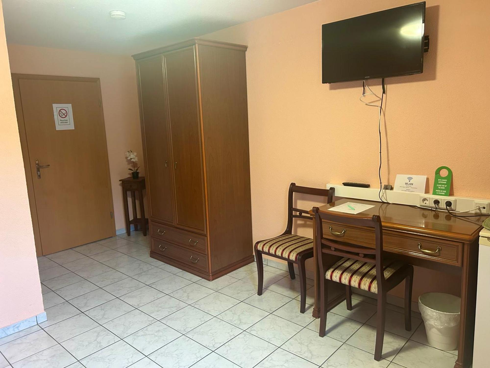 סארברוקן Mikroapartments Klarenthal מראה חיצוני תמונה